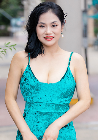 Most gorgeous profiles: Asian member Xiaojun(Joyce) from Shanghai