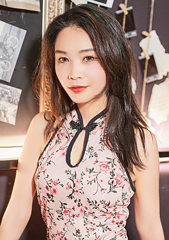 Gorgeous profiles pictures: Xiaoling from Lanzhou, member find Asian